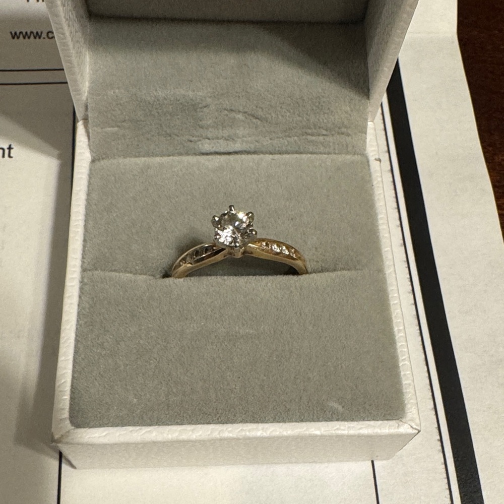 Elegant Gold and Silver Women's Ring